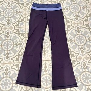 Lululemon Groove Pant Black and Purple Size 6.